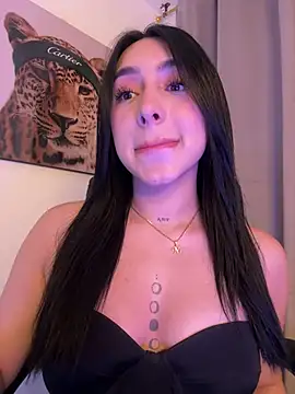 IsabellaNoir  online show from May 26, 2026, 11:12 pm