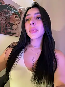 IsabellaNoir  online show from July 14, 2026, 4:13 pm