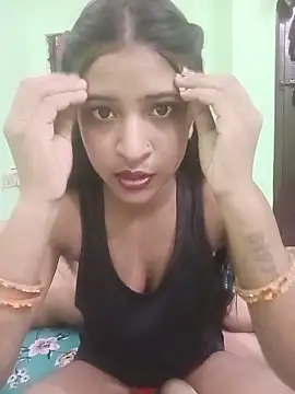 hot-couple-0 online show from May 17, 2026, 7:28 am