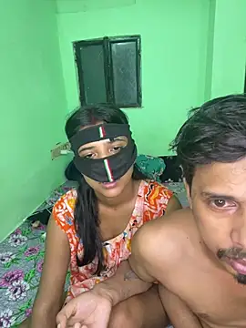hot-couple-0 online show from June 26, 2026, 6:23 pm