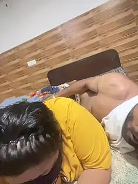 hot-couple-0 online show from August 3, 2026, 4:33 pm