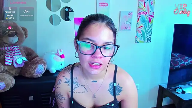 angelina 77 online show from June 14, 2026, 4:20 pm