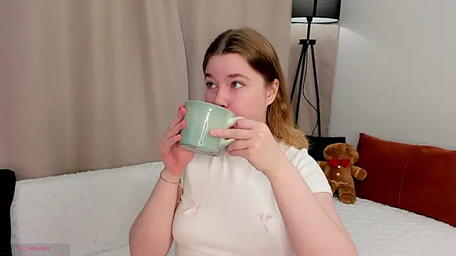 Snapshot of MERRIEMS chatting on May 9, 2026, 1:11 am MERRIEMS online show from May 9, 2026, 1:11 am