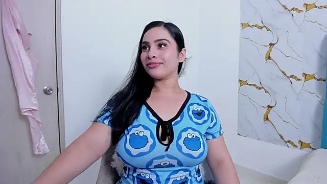 Snapshot of emma_hillton chatting on May 3, 2026, 11:55 pm emma hillton online show from May 3, 2026, 11:55 pm
