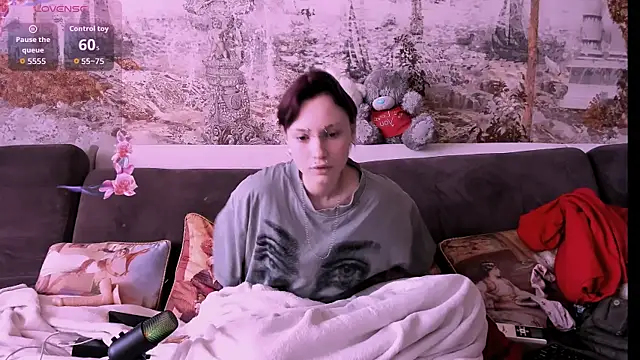 VikaViktoria online show from May 1, 2026, 9:36 am