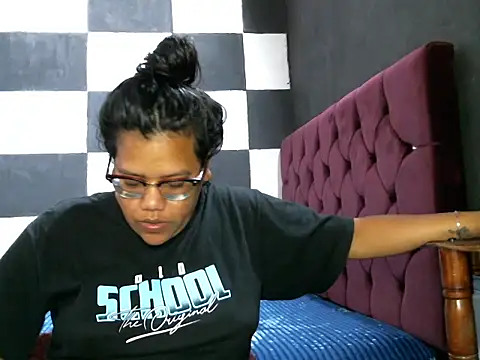 Snapshot of Valery-Khloe chatting on July 28, 2026, 5:36 am Valery-Khloe online show from July 28, 2026, 5:36 am
