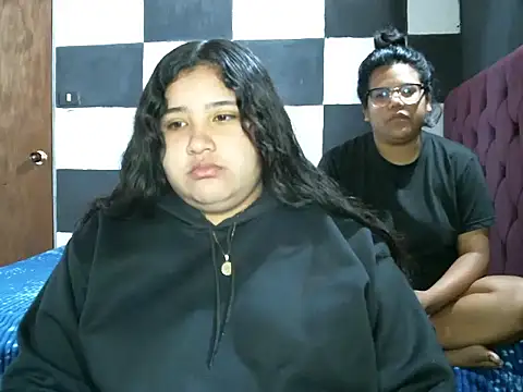 Snapshot of Valery-Khloe chatting on August 1, 2026, 5:29 am Valery-Khloe online show from August 1, 2026, 5:29 am