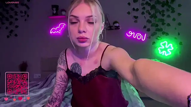 CandyRass online show from June 7, 2026, 8:18 am