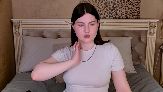 IvySimmons online show from May 8, 2026, 8:47 pm