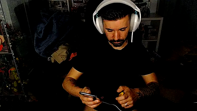 chiquitoconsecreto online show from April 23, 2026, 3:08 am