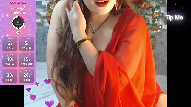 Snapshot of The_Queen_Arinaah chatting on August 2, 2026, 3:32 pm The Queen Arinaah online show from August 2, 2026, 3:32 pm