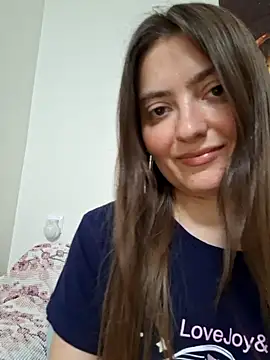 Snapshot of Alba2331 chatting on April 23, 2026, 5:48 pm Alba2331 online show from April 23, 2026, 5:48 pm