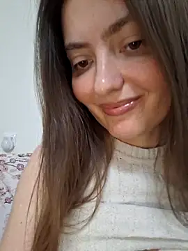 Snapshot of Alba2331 chatting on May 15, 2026, 11:28 am Alba2331 online show from May 15, 2026, 11:28 am