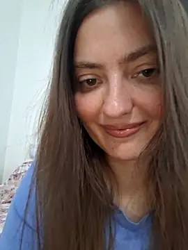 Snapshot of Alba2331 chatting on May 17, 2026, 1:18 pm Alba2331 online show from May 17, 2026, 1:18 pm