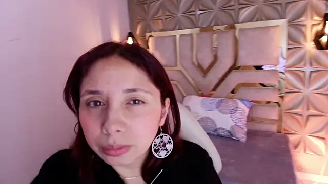 stephaniesun  online show from May 18, 2026, 1:06 pm