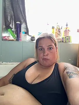 SecretRavenXO online show from July 21, 2026, 2:41 pm