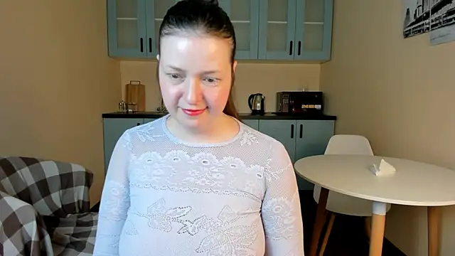NellieBev online show from May 8, 2026, 2:33 pm