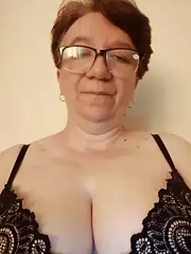 Snapshot of KetQueen101 chatting on May 18, 2026, 7:25 am KetQueen101 online show from May 18, 2026, 7:25 am