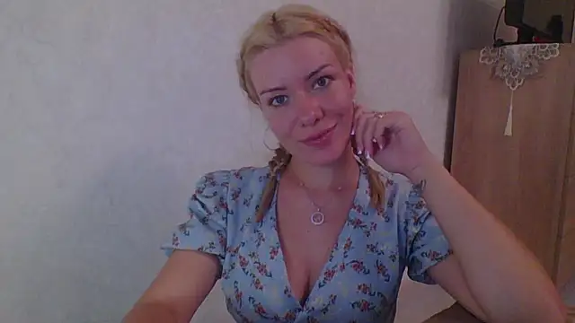 Softy Aura  online show from August 6, 2026, 7:49 pm