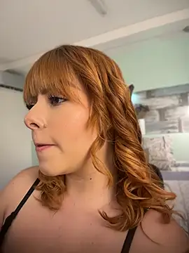 SweettVal  online show from May 7, 2026, 5:07 pm