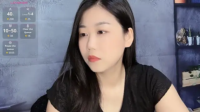 F-Yuwei online show from April 30, 2026, 12:44 pm