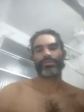 Snapshot of Leonildo2026 chatting on May 6, 2026, 1:25 am Leonildo2026 online show from May 6, 2026, 1:25 am