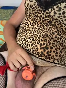 Snapshot of Cruellacrossdress chatting on June 25, 2026, 6:34 pm Cruellacrossdress online show from June 25, 2026, 6:34 pm