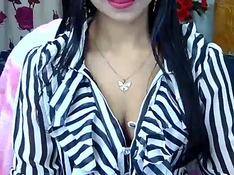 Alina Nur online show from May 6, 2026, 10:15 pm