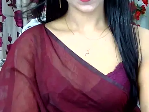 Alina Nur online show from May 18, 2026, 3:07 pm