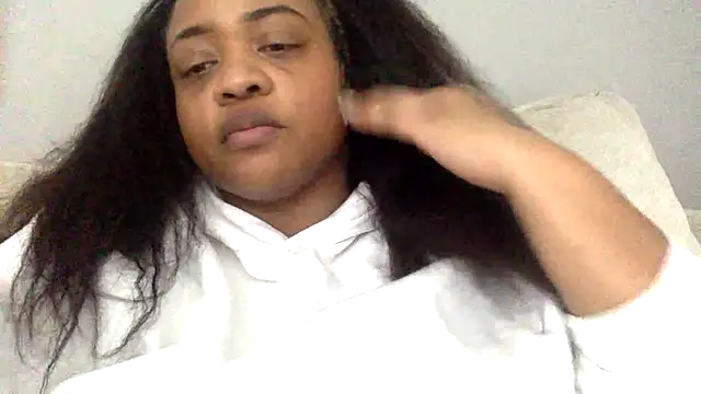 Snapshot of richierichelle chatting on May 19, 2026, 9:32 pm richierichelle online show from May 19, 2026, 9:32 pm