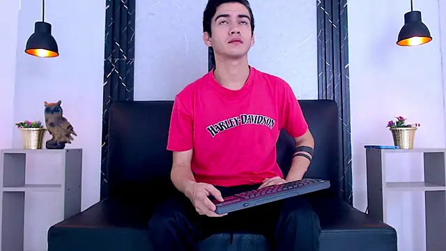 Feiccer Castquer online show from May 14, 2026, 11:17 am