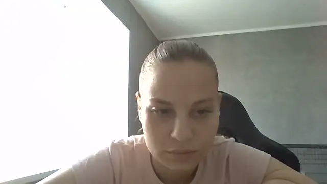  Linsyy ee  online show from June 11, 2026, 10:24 am