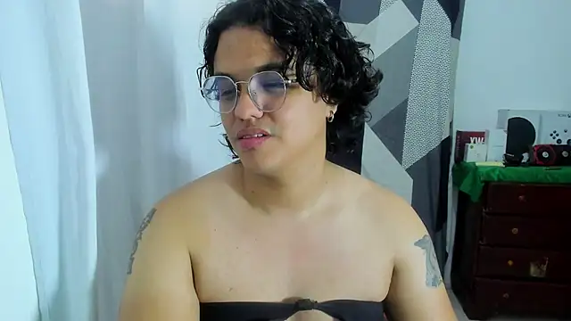 Snapshot of Diane_exotic chatting on July 17, 2026, 6:57 pm Diane exotic online show from July 17, 2026, 6:57 pm