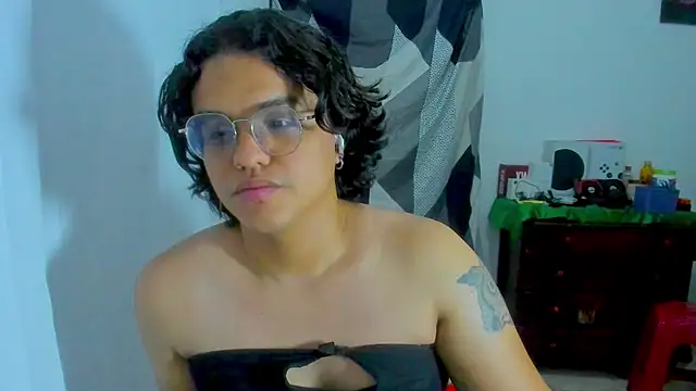 Snapshot of Diane_exotic chatting on July 19, 2026, 11:52 pm Diane exotic online show from July 19, 2026, 11:52 pm