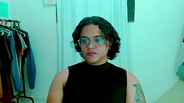 Snapshot of Diane_exotic chatting on August 4, 2026, 12:47 am Diane exotic online show from August 4, 2026, 12:47 am