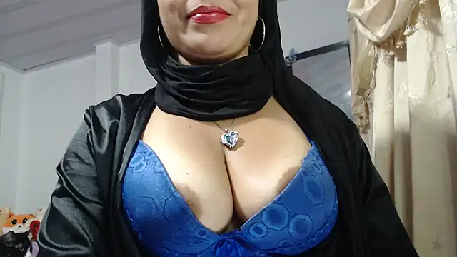 Snapshot of nadia__abaud chatting on March 2, 2026, 7:15 am nadia abaud online show from March 2, 2026, 7:15 am