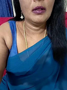 Snapshot of Sunitha-tamilponu chatting on June 17, 2026, 6:09 pm Sunitha-tamilponu online show from June 17, 2026, 6:09 pm