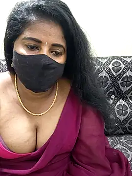 Snapshot of Sunitha-tamilponu chatting on July 28, 2026, 8:52 pm Sunitha-tamilponu online show from July 28, 2026, 8:52 pm