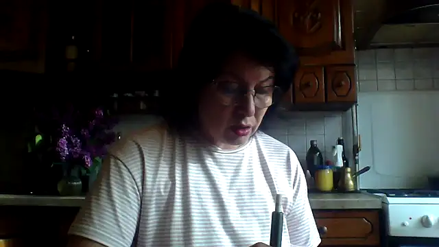 Snapshot of Fiona06 chatting on May 18, 2026, 4:18 am Fiona06 online show from May 18, 2026, 4:18 am