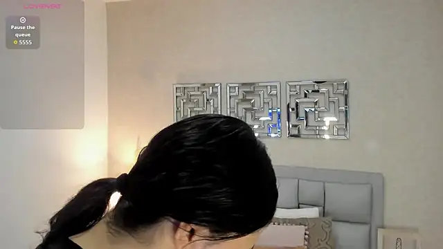 sofia  thompson online show from May 15, 2026, 11:56 pm