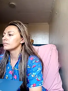 Snapshot of Angel_Nova_ chatting on May 25, 2026, 9:32 pm Angel Nova online show from May 25, 2026, 9:32 pm