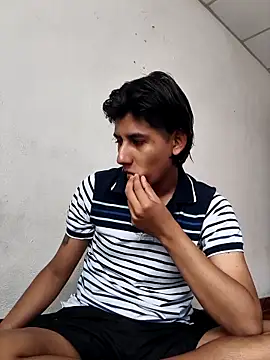 Snapshot of Ericef chatting on May 1, 2026, 4:33 pm Ericef online show from May 1, 2026, 4:33 pm