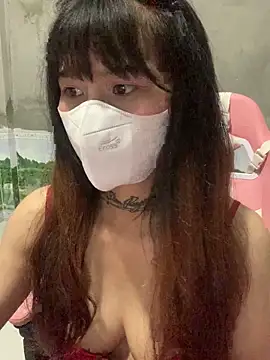 Lilyy18 online show from June 1, 2026, 3:47 pm