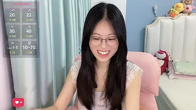 Snapshot of Luna-666 chatting on June 24, 2026, 12:59 pm Luna-666 online show from June 24, 2026, 12:59 pm