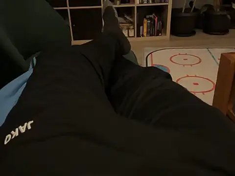 horny-bear89 online show from April 27, 2026, 8:51 pm