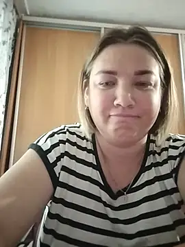 MiyaOlliver online show from June 9, 2026, 10:16 am