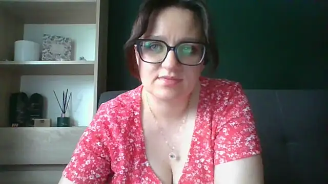 Snapshot of sensual_paris chatting on August 5, 2026, 5:21 am sensual paris online show from August 5, 2026, 5:21 am
