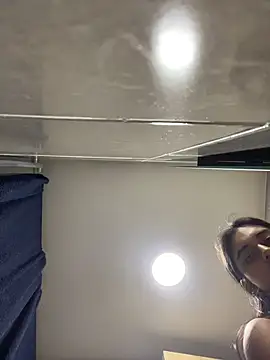 Snapshot of mia_moonna chatting on July 28, 2026, 2:13 pm mia moonna online show from July 28, 2026, 2:13 pm