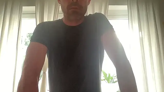 Riccardo86xx online show from May 22, 2026, 3:57 am
