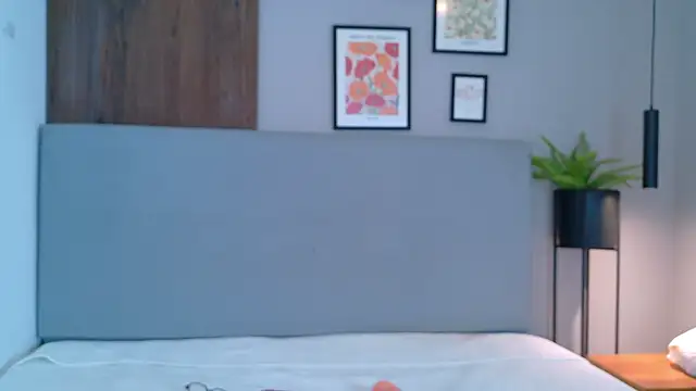 ZoeyPetit online show from July 19, 2026, 12:53 pm